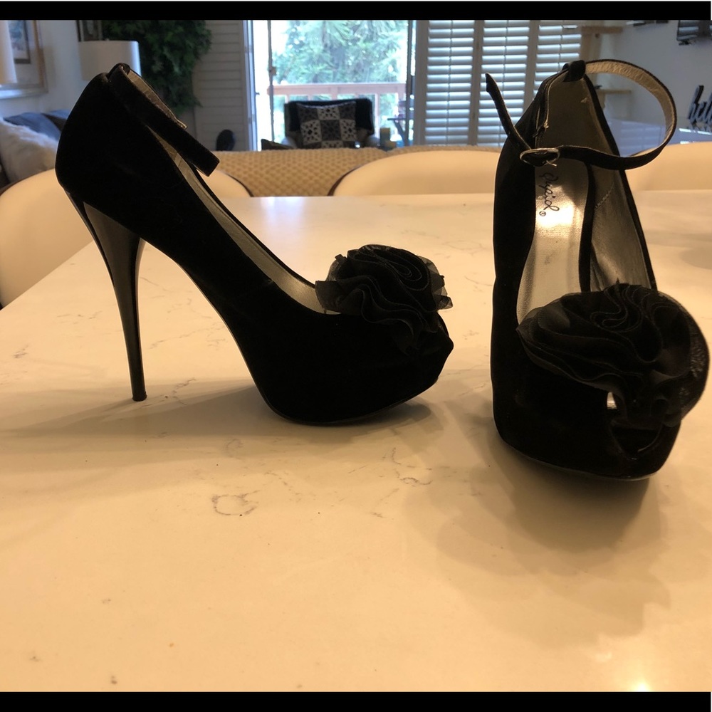 Faux suede peep toe pumps